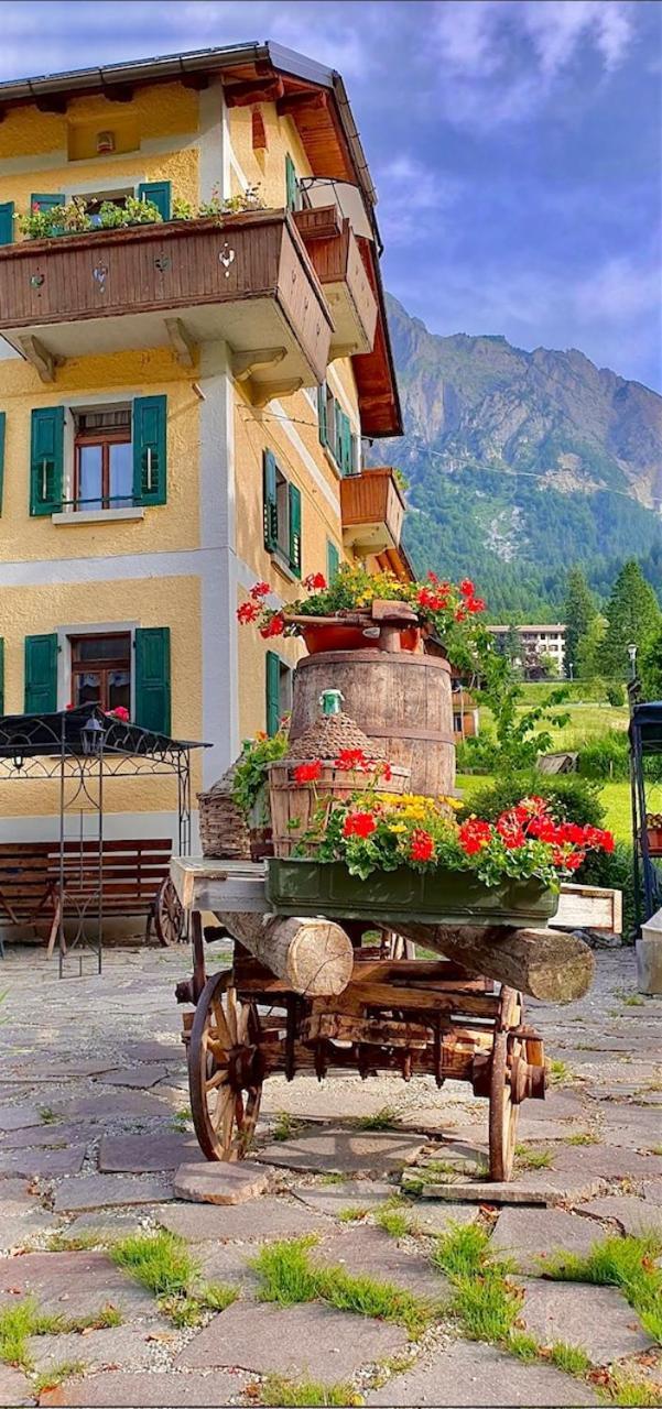Albergo Piani Di Luzza فورني أفولتري المظهر الخارجي الصورة